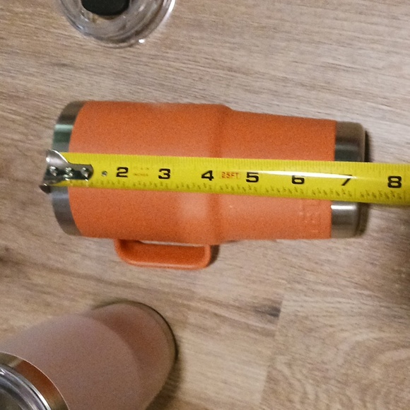 2 Yeti 20 Oz  Ramblers With Mag Slide Lids - Picture 11 of 11